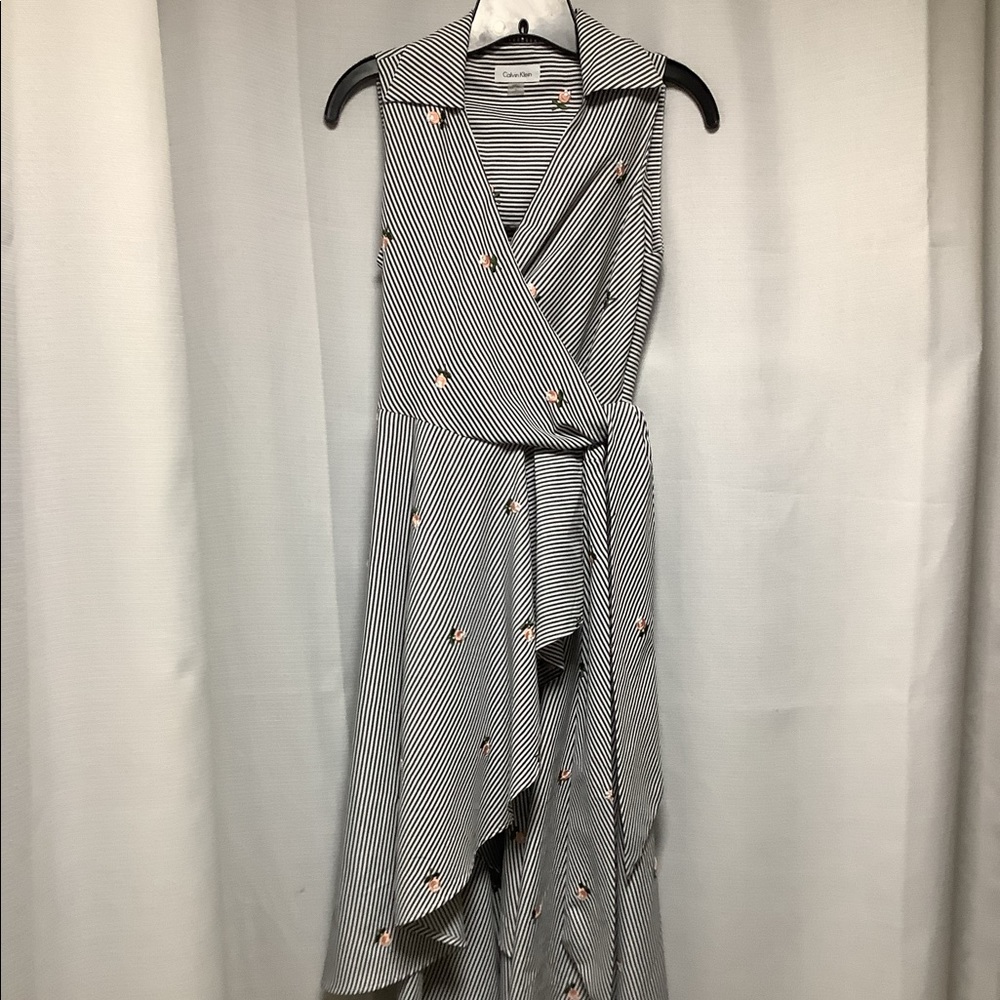 Calvin Klein wrapdress sz 2 full skirt pockets